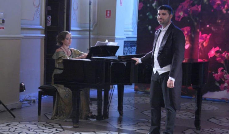 Baritonul Cristian Caragea, acompaniat la pian de Natalia Gribinic