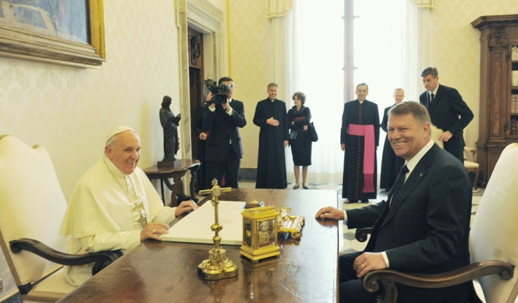 Moment de la întâlnirea din luna mai, 2015, între Papa Francisc și Klaus Iohannis