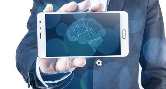 Jumătate dintre românii care ar achiziționa un telefon dotat cu inteligență artificială ar vrea ca durata de viață a bateriei să fie mai lungă...