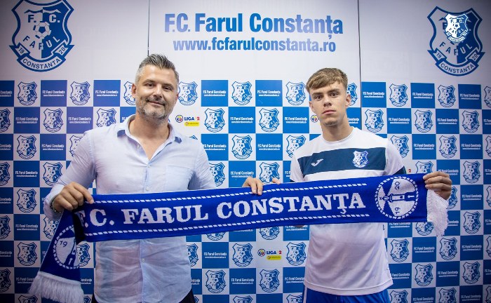 Tiberiu Curt, manager FC Farul, şi Robert Băciuț (sursa foto: Facebook FC Farul Constanța)