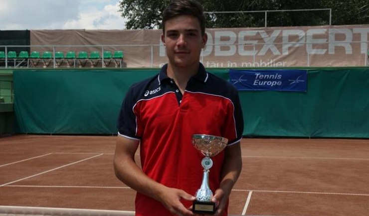 Ştefan Paloşi este cel mai bun junior din România la categoria de vârstă 18 ani