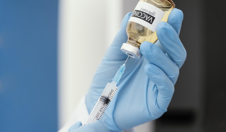 AstraZeneca își retrage vaccinul Covid-19 la nivel mondial