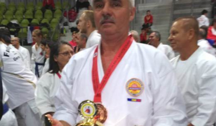 Veteranul Dănuţ Ciucu (Do Jo Kun Eforie) a obţinut medalia de bronz la kumite individual