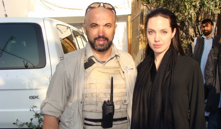 Cătălin Dan Gemănar, alături de Angelina Jolie. Sursa foto: Facebook