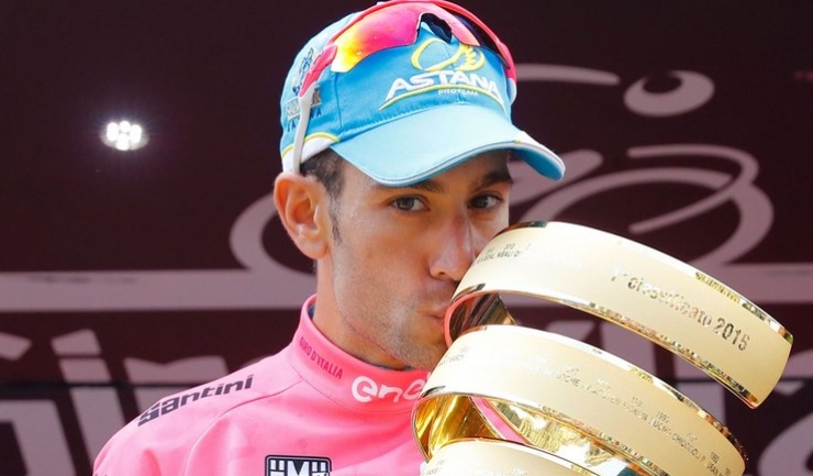 Vincenzo Nibali a terminat îmbrăcat cu tricoul roz ediția 2016 din Il Giro