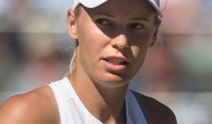 Caroline Wozniacki a fost eliminată în turul secund la Wimbledon şi nu o mai poate depăşi pe Simona Halep (sursa foto: Facebook Wimbledon)