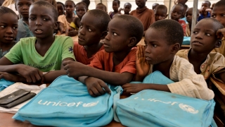 UNICEF: Cinci din șase copii sub doi ani sunt subnutriți