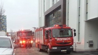 Incendiu în Capitală. zeci de persoane au fost evacuate
