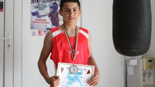Boxerul Regep Tatar, medaliat cu argint la Cupa României pentru cadeți