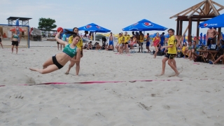 Primul Campionat Național de handbal pe plajă!
