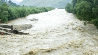 Cod galben de inundaţii pe râuri din 11 judeţe