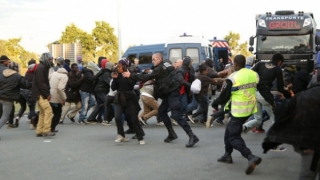 Incidente la Calais între migranți și forțele de ordine