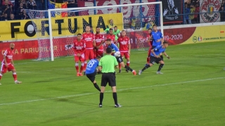 Dinamo a urcat pe loc de play-off