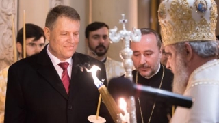 Președintele Iohannis și soția au participat la Sluba Învierii de la Patriarhie