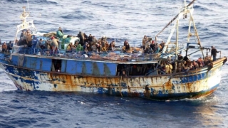 O sută de migranţi au murit în largul coastelor Libiei în urma scufundării unui vas