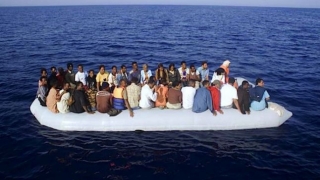 Zeci de imigranți au fost salvați în apropierea Greciei