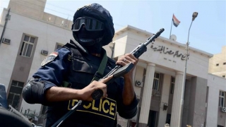 Opt polițiști egipteni, uciși de bărbați înarmați