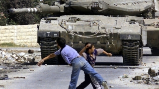 Israelul a condamnat un copil palestinian la închisoare pentru un atac cu pietre