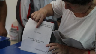 Surprins în timp ce își fotografia buletinul de vot