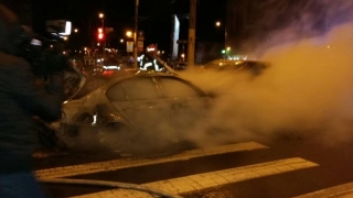 Carambol provocat de un șofer băut! O mașină mistuită de flăcări!