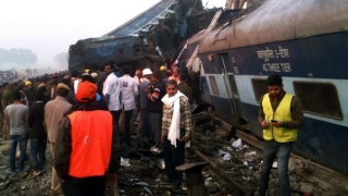 Bilanțul victimelor acidentului feroviar din India a ajuns la 142 de morți