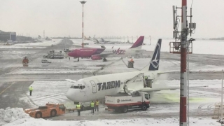 Traficul aerian se desfășoară în condiții de iarnă pe aeroporturile din București