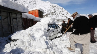Avalanșă ucigașă în Afganistan - peste 130 de morți