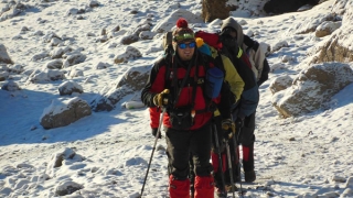 Un alpinist român a cucerit vârful Manaslu (8.156 m) din Himalaya