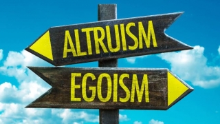 Granița între egoism și altruism...
