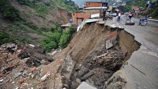 Sat montan din China, îngropat în urma unei alunecări de teren