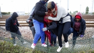 Arestați pentru că urmau să transporte 64 de imigranți spre vestul Europei