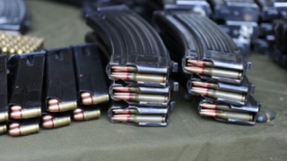 Zeci de arme automate, dispărute dintr-un depozit al armatei sârbe