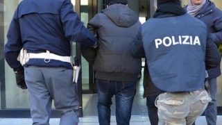 Imigrant român, arestat la Roma după agresarea unei turiste