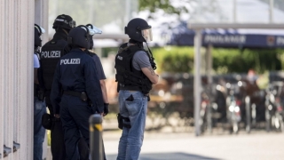Individ înarmat, suspectat că deţine un ostatic într-o clădire din Germania