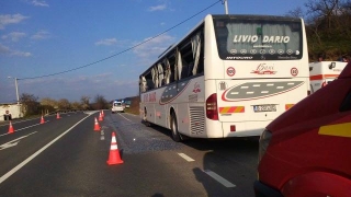 Autocar implicat într-un accident rutier, în județul Constanța!