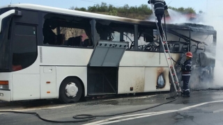 Autocar în flăcări, în județul Constanța! Pompierii au intervenit în forță!