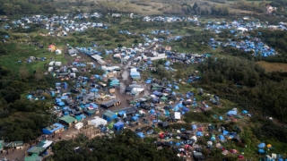 40 de răniți într-un conflict între refugiați afgani și sudanezi în tabăra de la Calais