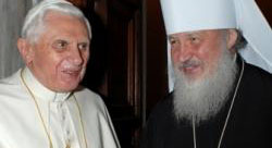 Papa și patriarhul rus s-au îmbrățișat în deschiderea istoricei lor întâlniri
