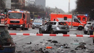 O mașină a sărit în aer în centrul Berlinului