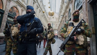 Armata belgiană a suplimentat efectivele care patrulează pe străzile din Bruxelles