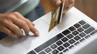 Numărul tranzacțiilor online cu cardul de Black Friday 2021 a crescut cu circa 10% față de ediția anterioară