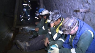 140 de mineri s-au blocat în subteran, într-o acțiune de protest