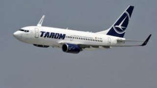 A doua aeronavă Boeing 737-800 din flota TAROM sosește pe Aeroportul Băneasa