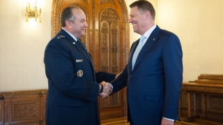 Generalul Breedlove, fostul comandant NATO în Europa, a fost decorat de Klaus Iohannis
