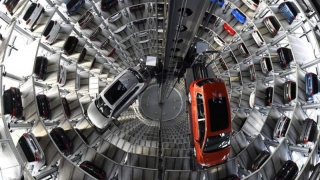 Volkswagen „tractează“ bursa nemțească