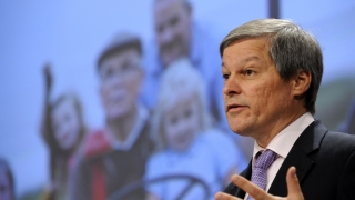 Cioloș se plânge liberalilor că social democrații îi taie din puteri