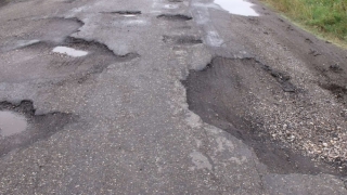 De unde vor să facă aleșii rost de bani pentru repararea drumurilor comunale