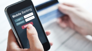 Bankingul pe smartphone a crescut cu 150%