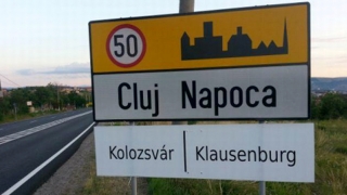 Maghiarii cer plăcuţe trilingve la intrările în Cluj-Napoca