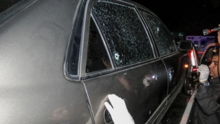 Mașina unui deputat român, ciuruită de gloanțe. Vezi de ce!
